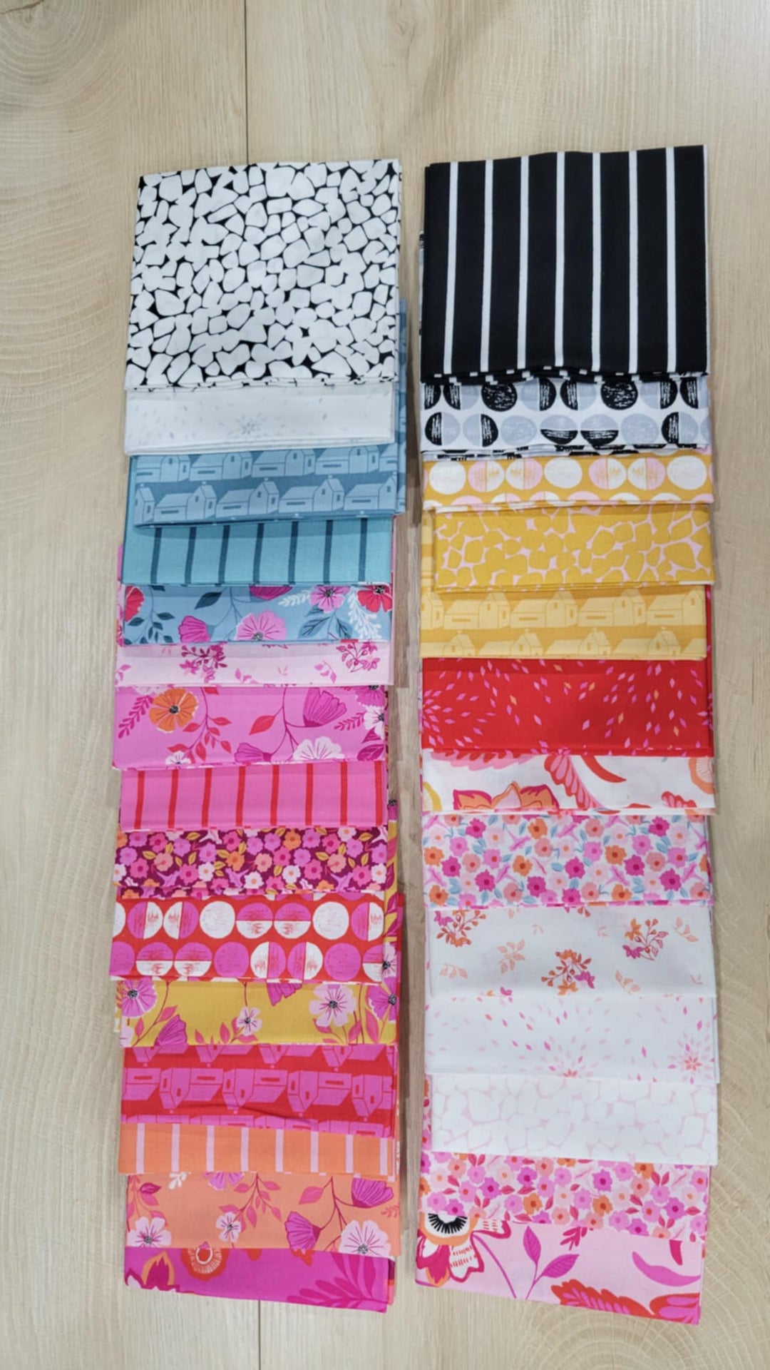 Memories Unfold - Stephanie Organes - 42pc 5" Charm Pack