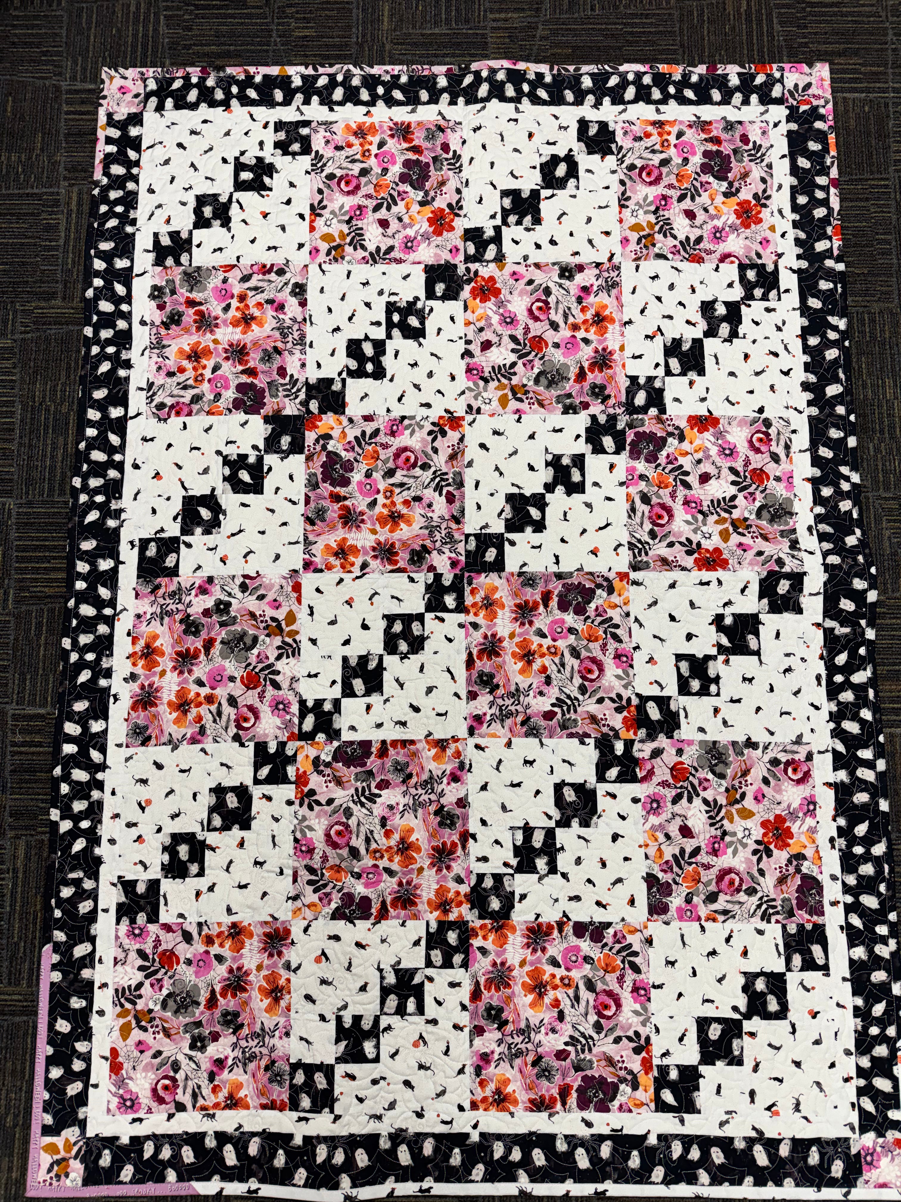 Finished Quilt: Halloween 3 yard Quilt - Art Gallery Fabrics