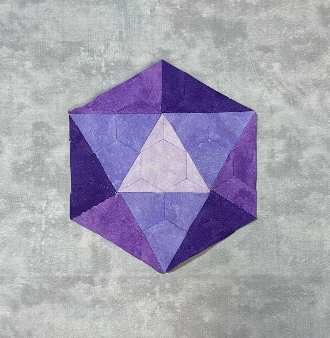 English Paper Piecing: D20 - Quiltoni