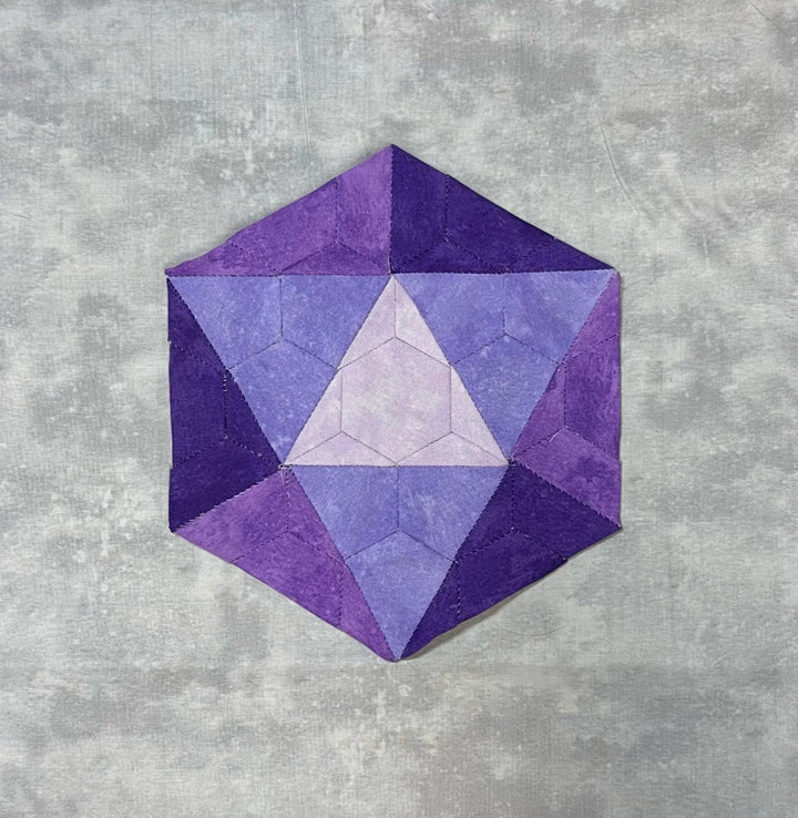 English Paper Piecing: D20 - Quiltoni